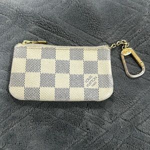 Louis vuittion key cles